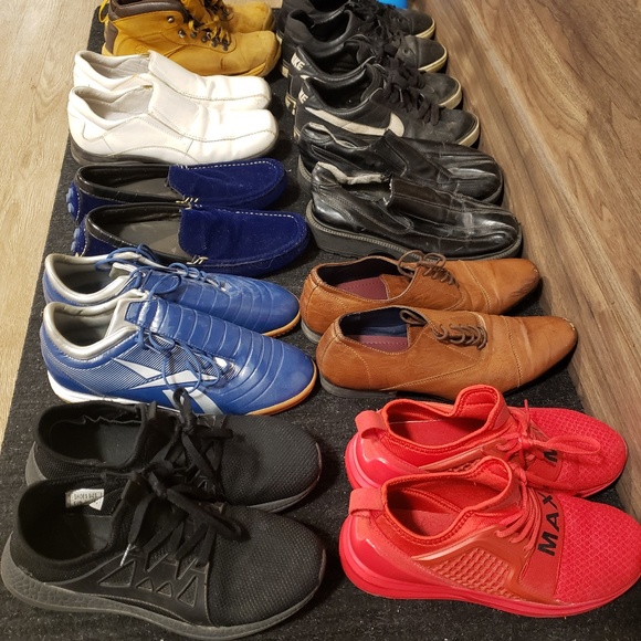 Unworn Reebok Blue Indoor Soccer Performance Shoes with Ankle Support - Picture 6 of 6